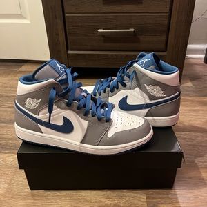 Nike Air Jordan 1 Mid